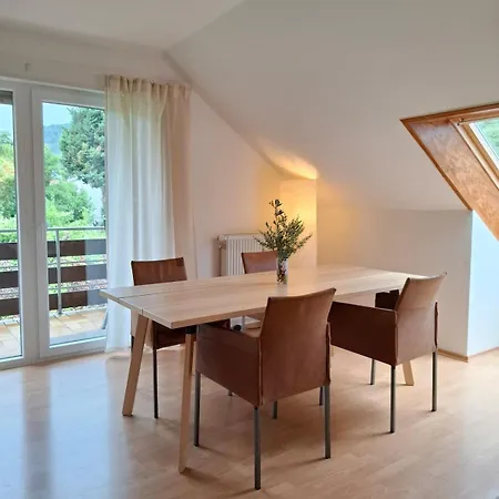 Weinbergblick Im Haus Frey - 3 Schlafzimmer ,Kueche, 2 Baeder, 2 Balkone, Parkplatz Direkt Vor Der Tuer Appartement