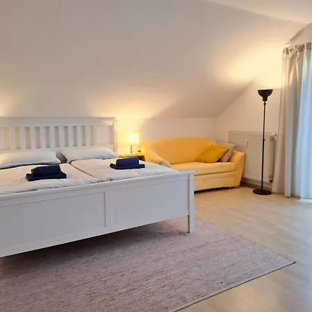 Weinbergblick Im Haus Frey - 2br ,kueche, 2 Baeder, 2 Balkone, Parkplatz Direkt Vor Der Tuer דירה ליינסוויילר