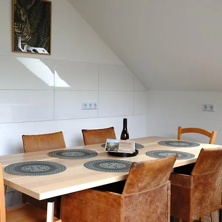 Weinbergblick Im Haus Frey - 3 Schlafzimmer ,kueche, 2 Baeder, 2 Balkone, Parkplatz Direkt Vor Der Tuer