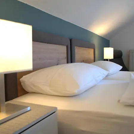 Weinbergblick Im Haus Frey - 3 Schlafzimmer ,kueche, 2 Baeder, 2 Balkone, Parkplatz Direkt Vor Der Tuer Leinsweiler