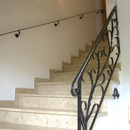 Apartmán Weinbergblick Im Haus Frey - 3 Schlafzimmer ,kueche, 2 Baeder, 2 Balkone, Parkplatz Direkt Vor Der Tuer Leinsweiler