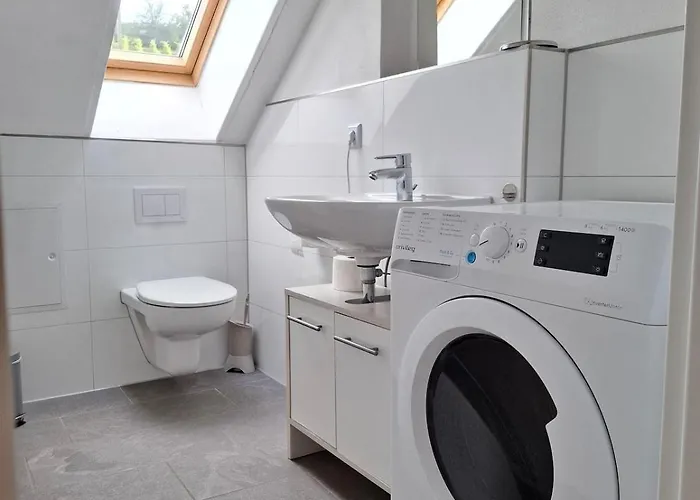 Weinbergblick Im Haus Frey - 3 Schlafzimmer ,Kueche, 2 Baeder, 2 Balkone, Parkplatz Direkt Vor Der Tuer * Leinsweiler