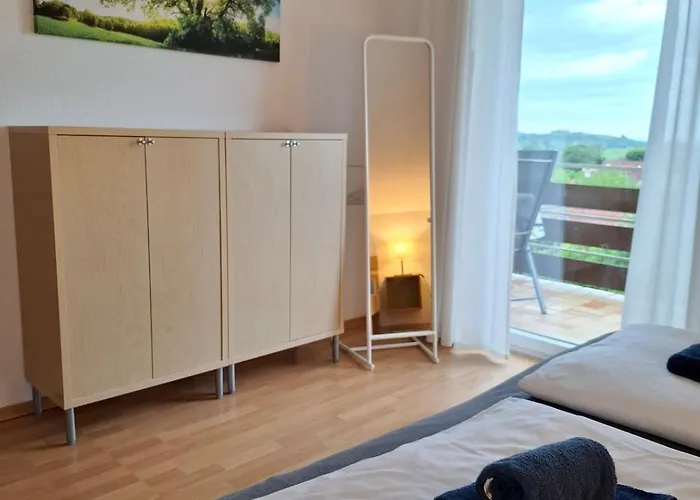 Weinbergblick Im Haus Frey - 3 Schlafzimmer ,Kueche, 2 Baeder, 2 Balkone, Parkplatz Direkt Vor Der Tuer Leinsweiler